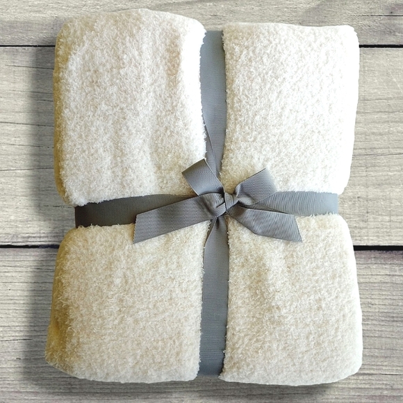 Comfort Bay Cozy Knit Throw Blanket White NWT - Picture 4 of 6